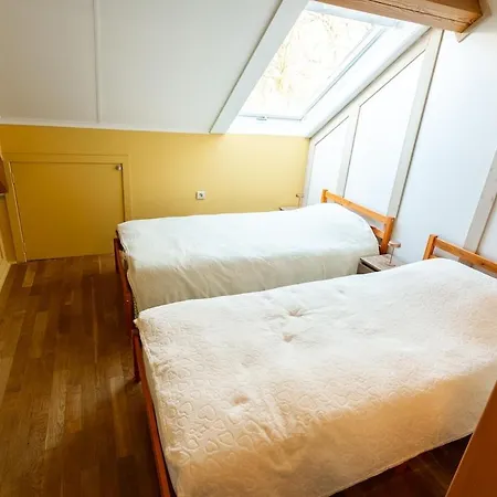 Du Bois Dore Apartment *
