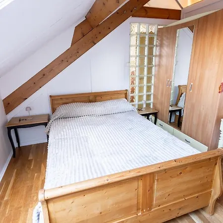 Du Bois Dore Apartment Fleurus